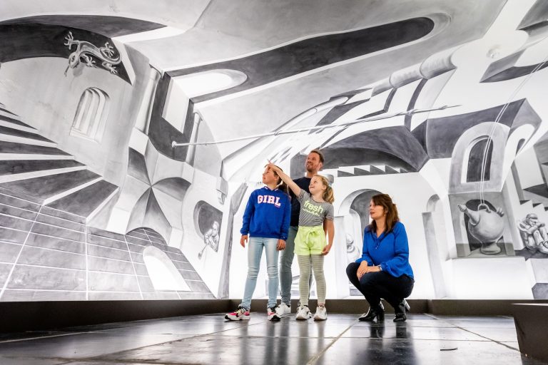 3D-Escherkelder — museum-expo in Leeuwarden