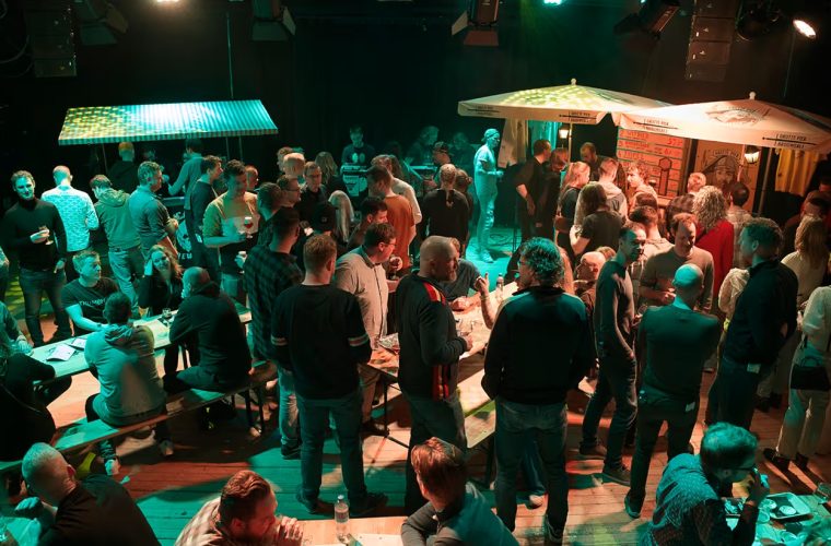 Diverse bierglazenen glazen met speciaalbieren op het Bierfestival in Leeuwarden
