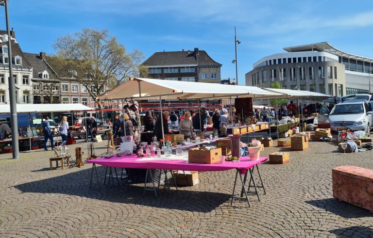Stoffen Spektakel — Braderie en jaarmarkt in Leeuwarden