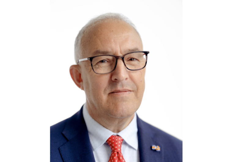Lezing en boekpresentatie door Ahmed Aboutaleb — muziek in Leeuwarden